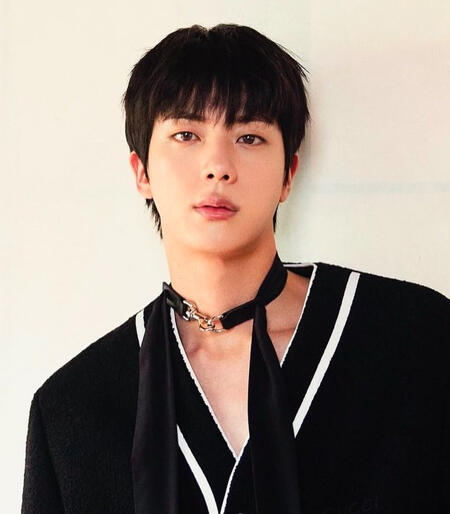 Officielle et unique fanbase française entièrement dédiée Kim Seokjin, #JIN, chanteur membre de BTS.